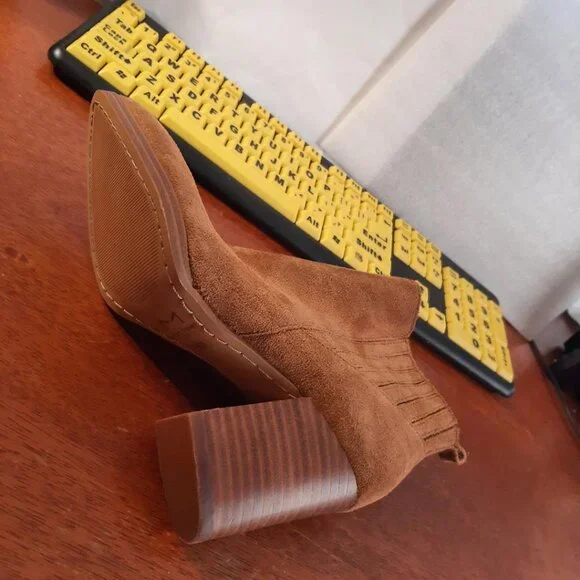 NEW ! Marc Fisher Women Alva Tan Suede Ankle Boot Size 5 - Picture 5 of 6